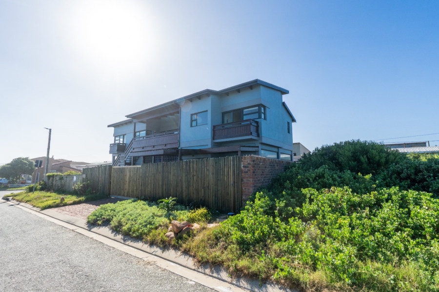 4 Bedroom Property for Sale in Kleinkrantz Western Cape